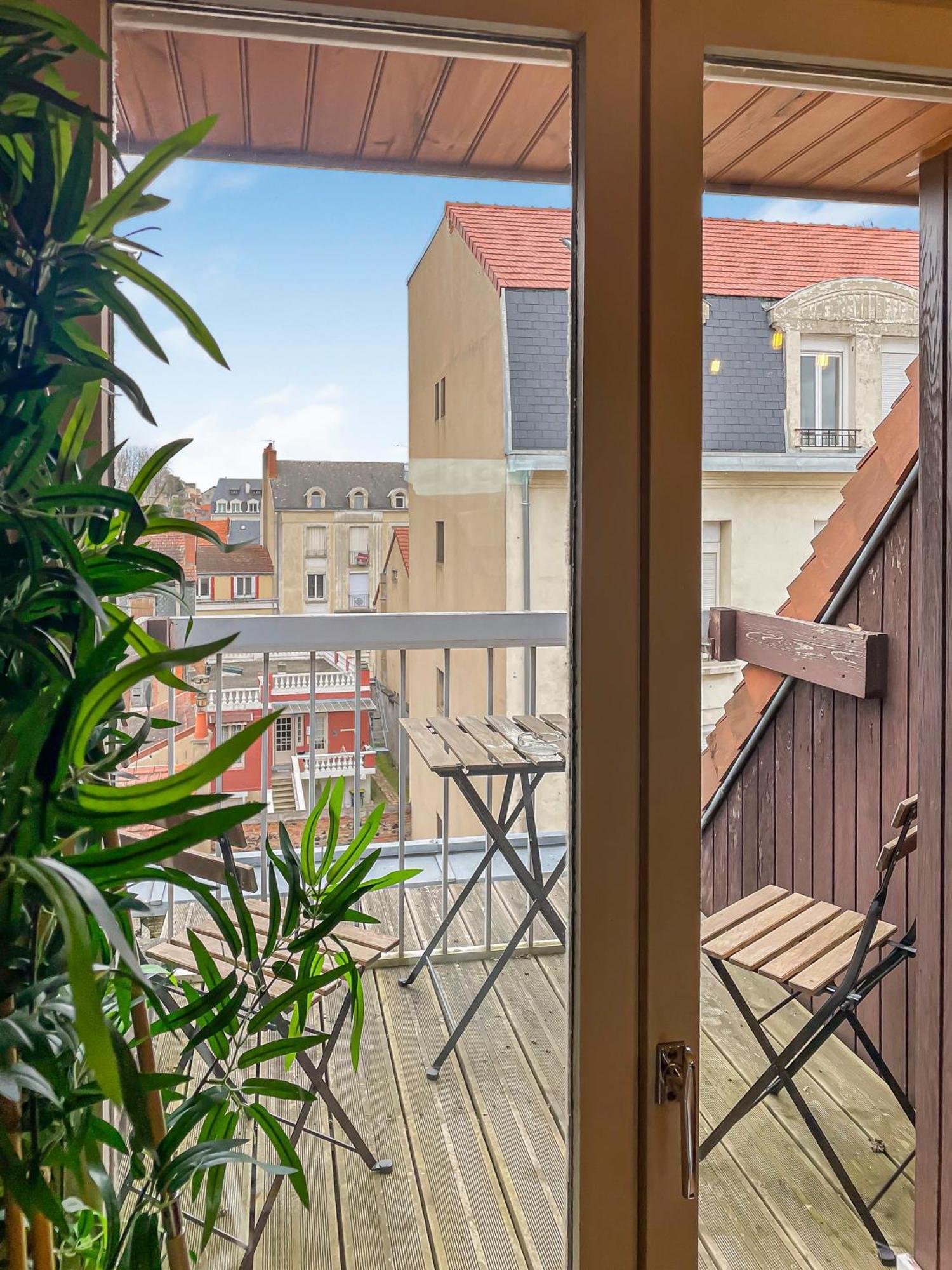 Pied-A-Terre A Montluconアパートメント エクステリア 写真